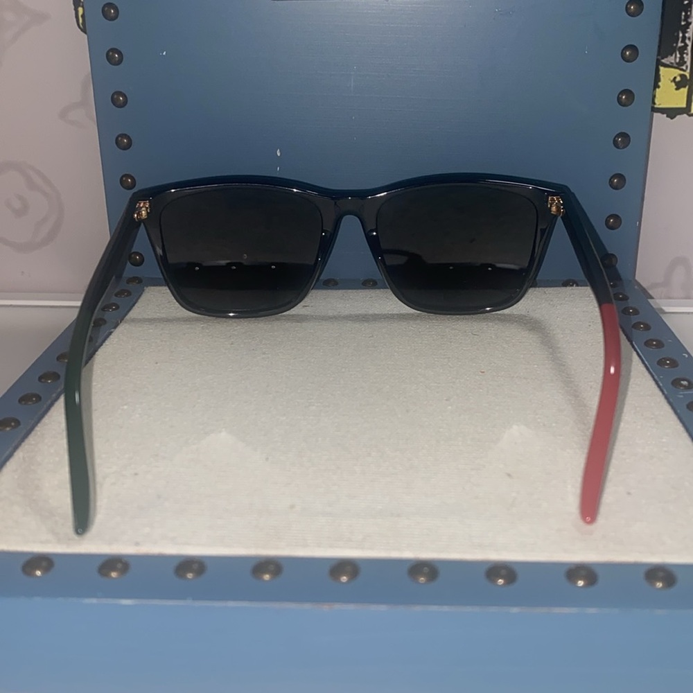 New Dark Grey Polarized Square Men's Sunglasses
Model No. GG0404S 008 - Picture 6 of 9